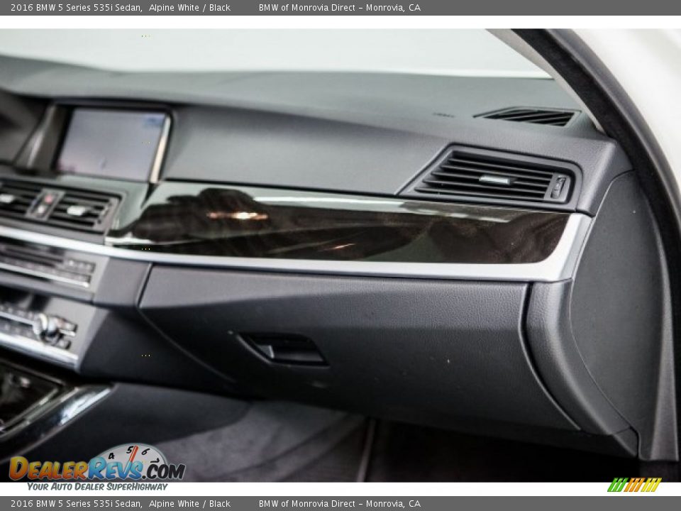 2016 BMW 5 Series 535i Sedan Alpine White / Black Photo #25