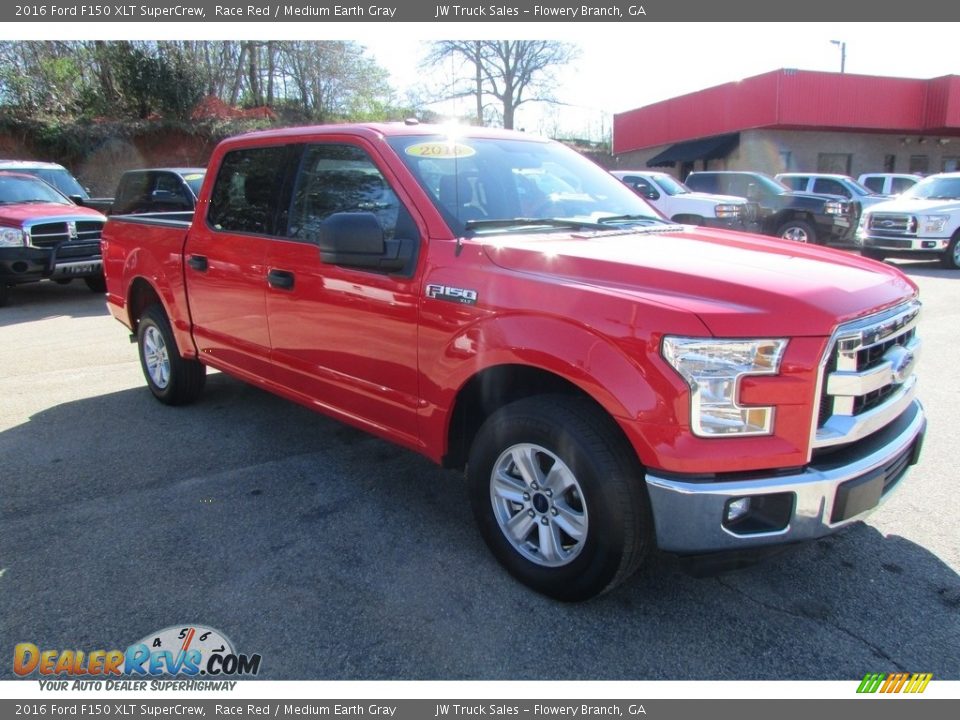 2016 Ford F150 XLT SuperCrew Race Red / Medium Earth Gray Photo #3