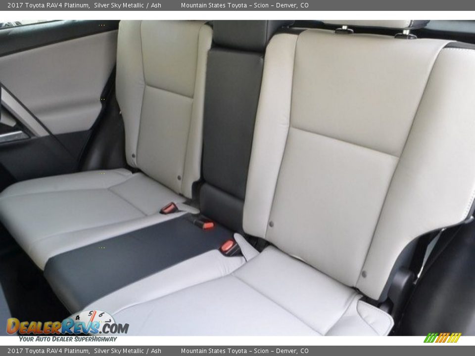 2017 Toyota RAV4 Platinum Silver Sky Metallic / Ash Photo #7