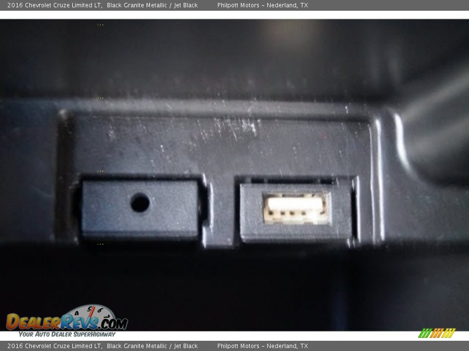 2016 Chevrolet Cruze Limited LT Black Granite Metallic / Jet Black Photo #29