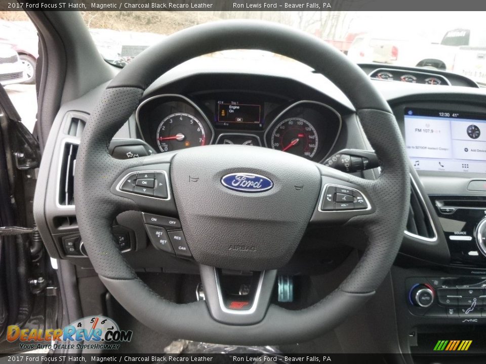 2017 Ford Focus ST Hatch Steering Wheel Photo #17