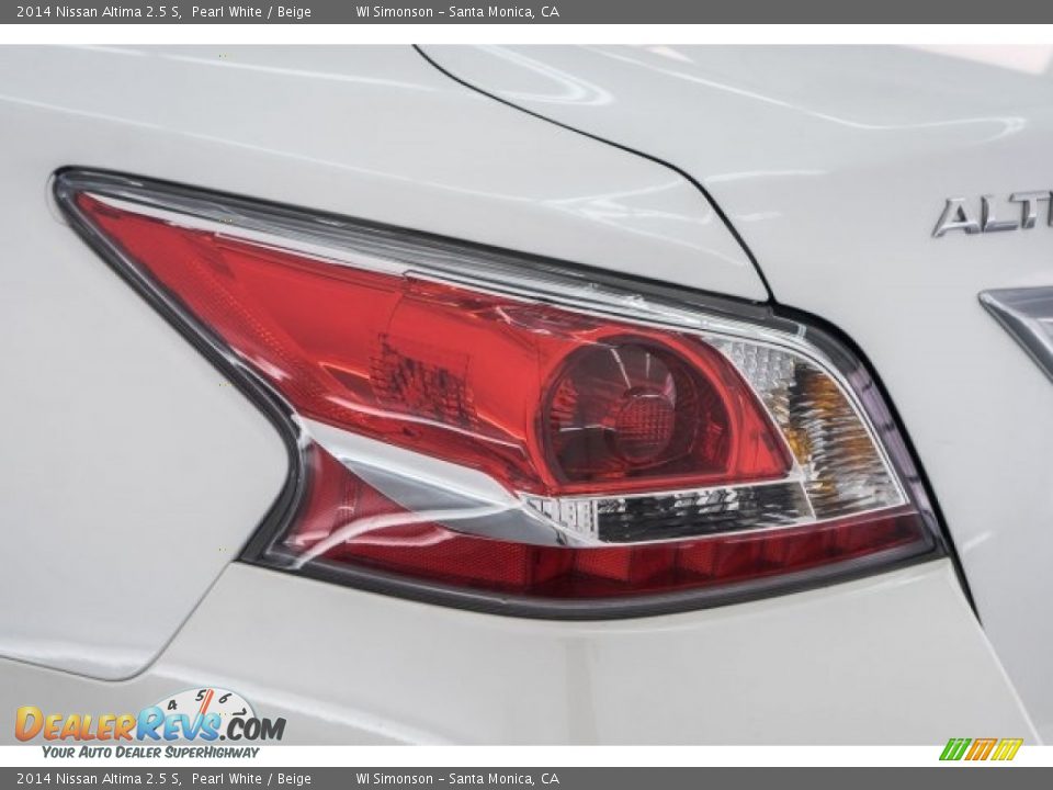 2014 Nissan Altima 2.5 S Pearl White / Beige Photo #28