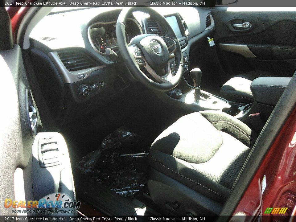 2017 Jeep Cherokee Latitude 4x4 Deep Cherry Red Crystal Pearl / Black Photo #4