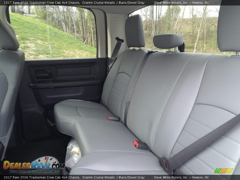 2017 Ram 3500 Tradesman Crew Cab 4x4 Chassis Granite Crystal Metallic / Black/Diesel Gray Photo #20