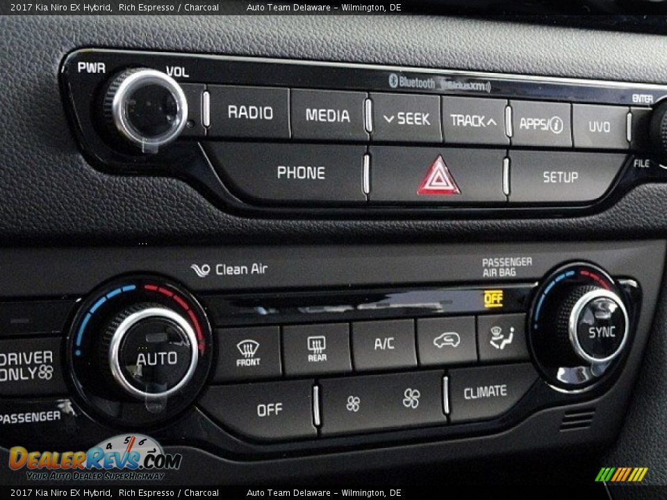 Controls of 2017 Kia Niro EX Hybrid Photo #16