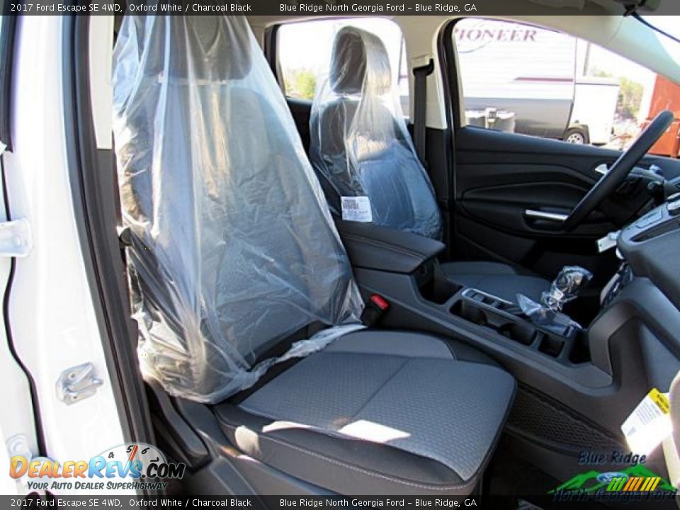 2017 Ford Escape SE 4WD Oxford White / Charcoal Black Photo #12