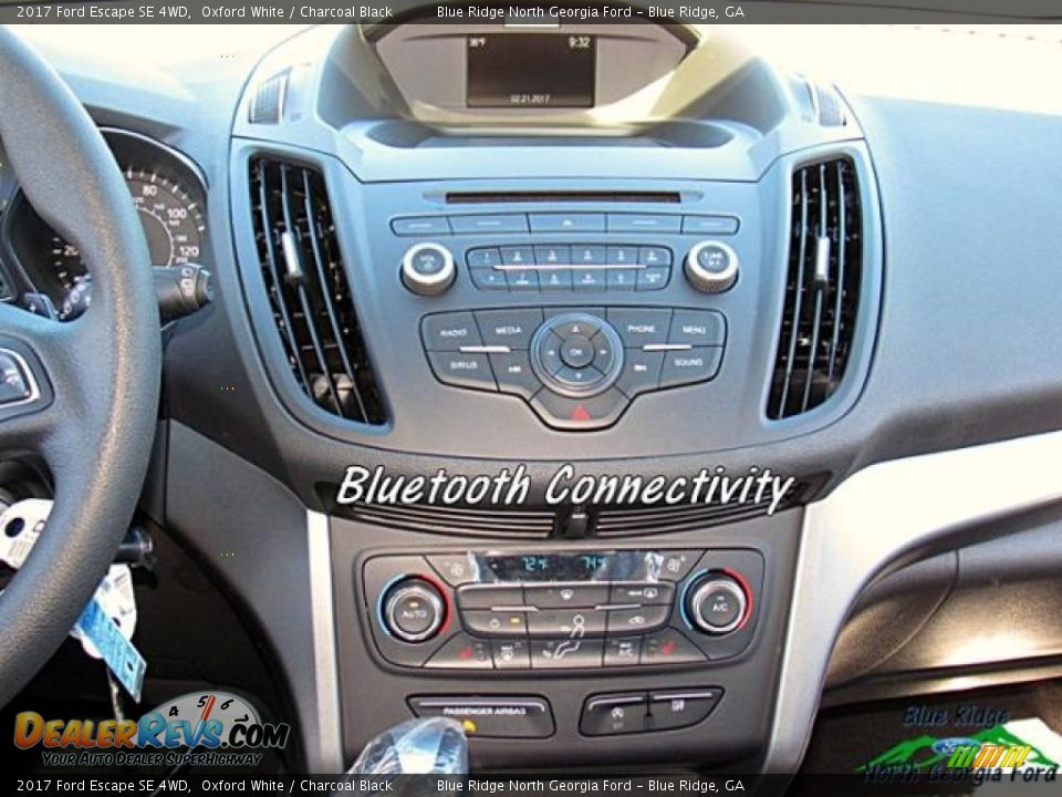 2017 Ford Escape SE 4WD Oxford White / Charcoal Black Photo #20