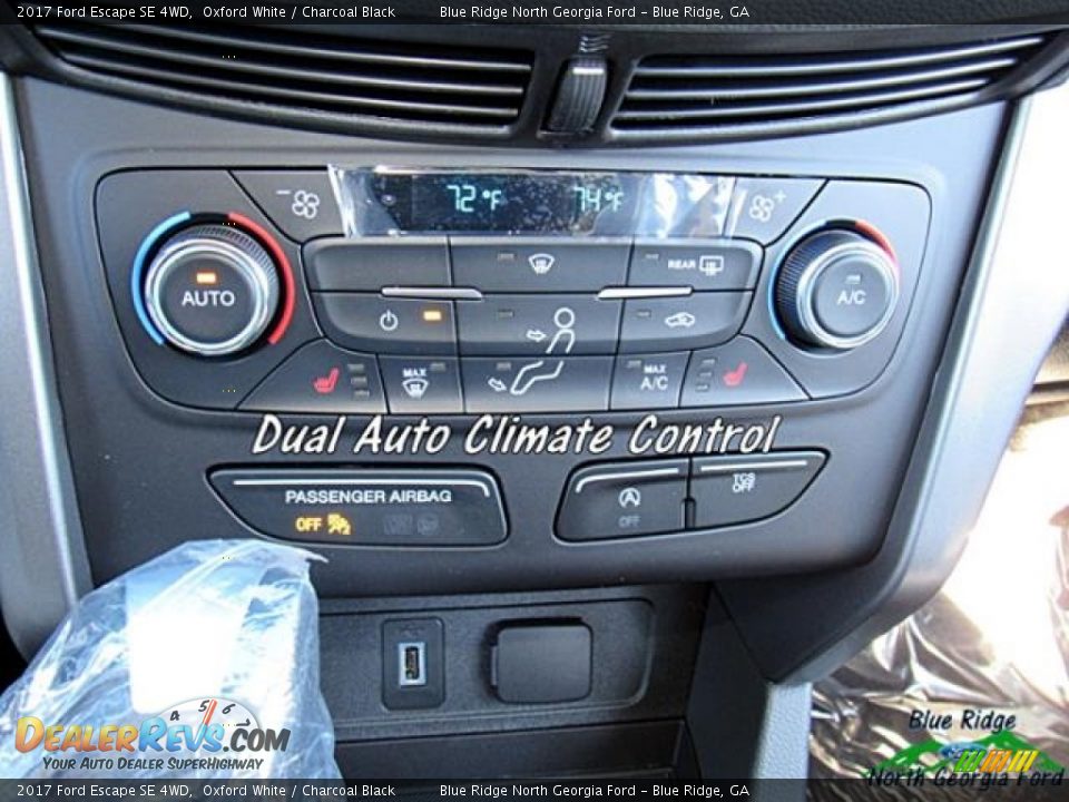 2017 Ford Escape SE 4WD Oxford White / Charcoal Black Photo #22