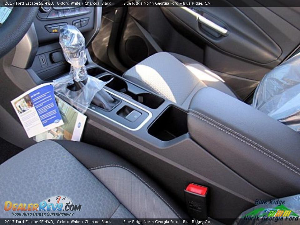 2017 Ford Escape SE 4WD Oxford White / Charcoal Black Photo #25