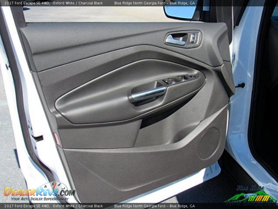 2017 Ford Escape SE 4WD Oxford White / Charcoal Black Photo #27