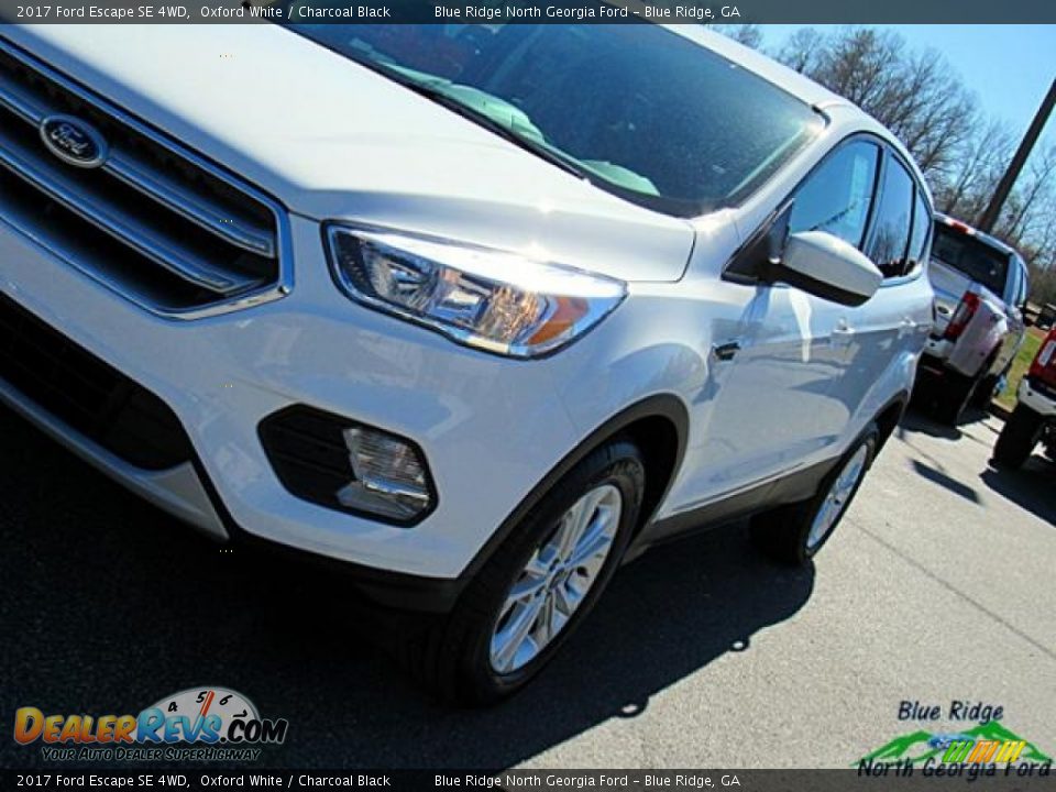 2017 Ford Escape SE 4WD Oxford White / Charcoal Black Photo #32