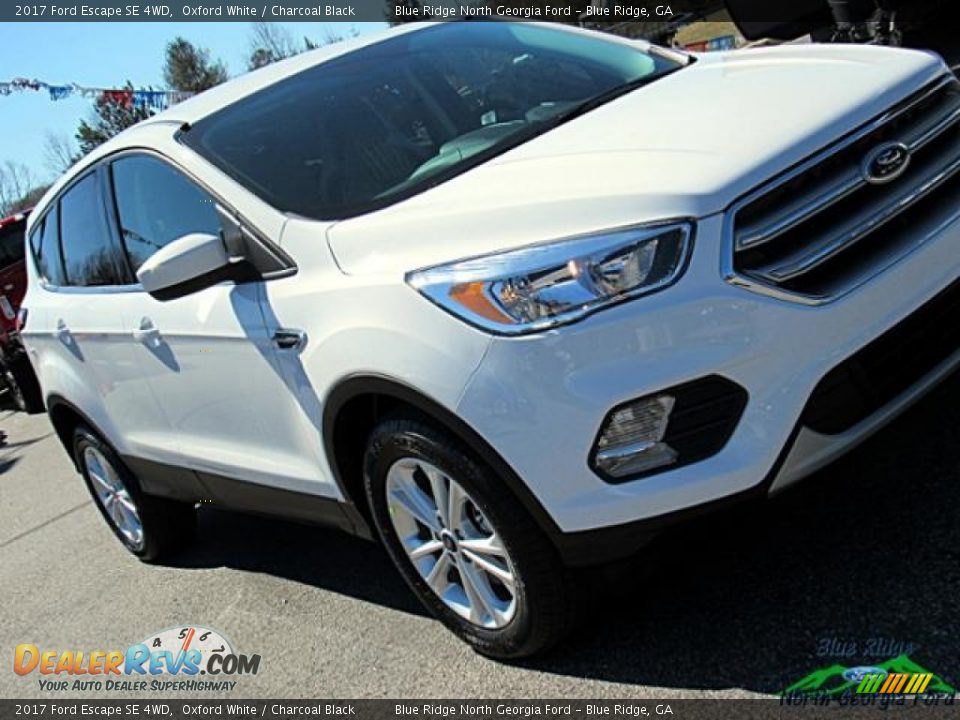 2017 Ford Escape SE 4WD Oxford White / Charcoal Black Photo #33