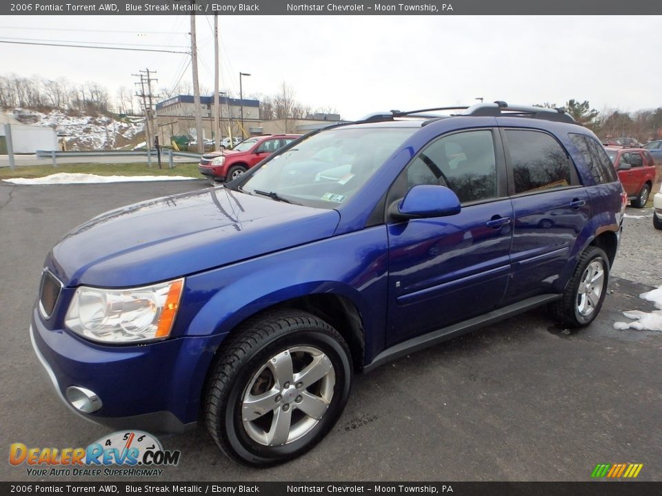 Front 3/4 View of 2006 Pontiac Torrent AWD Photo #1