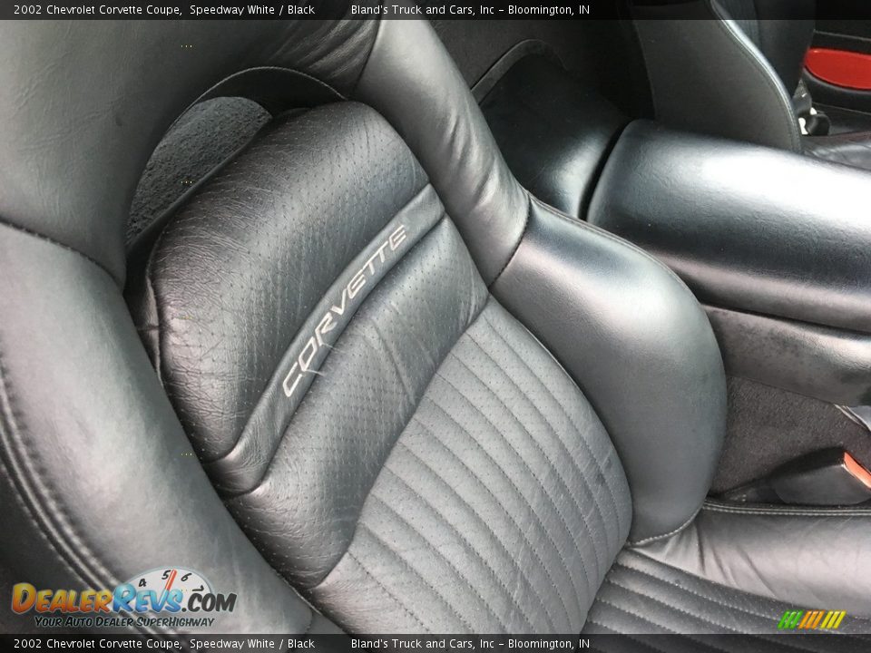 2002 Chevrolet Corvette Coupe Speedway White / Black Photo #10