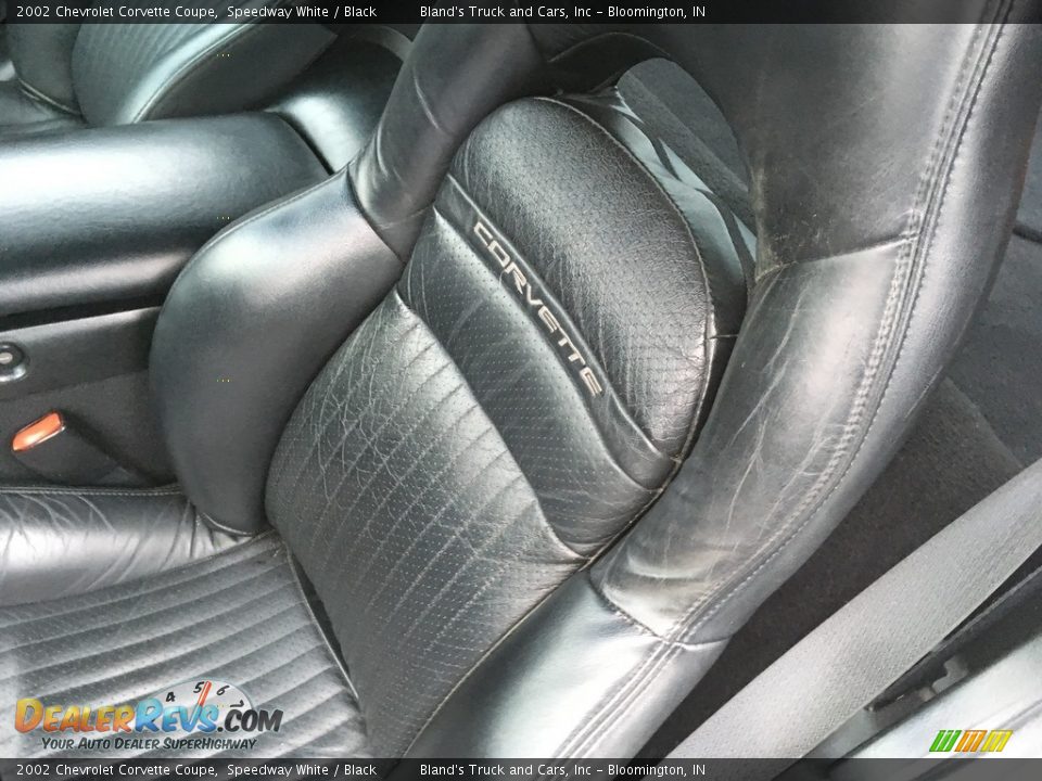 2002 Chevrolet Corvette Coupe Speedway White / Black Photo #11