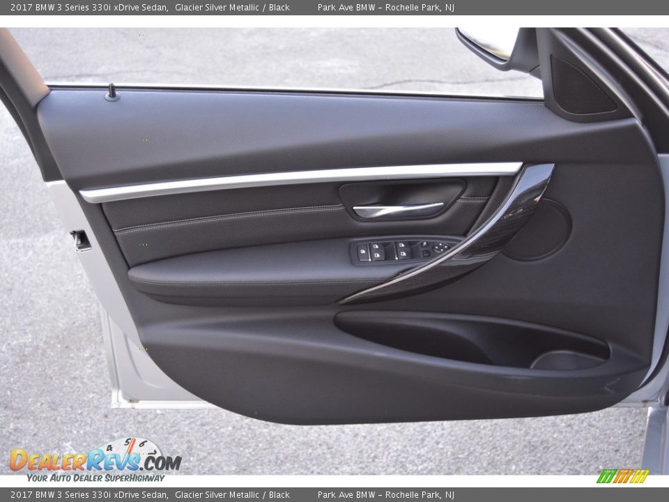 2017 BMW 3 Series 330i xDrive Sedan Glacier Silver Metallic / Black Photo #8