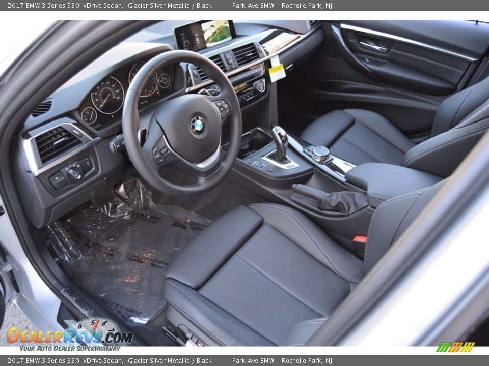 2017 BMW 3 Series 330i xDrive Sedan Glacier Silver Metallic / Black Photo #10