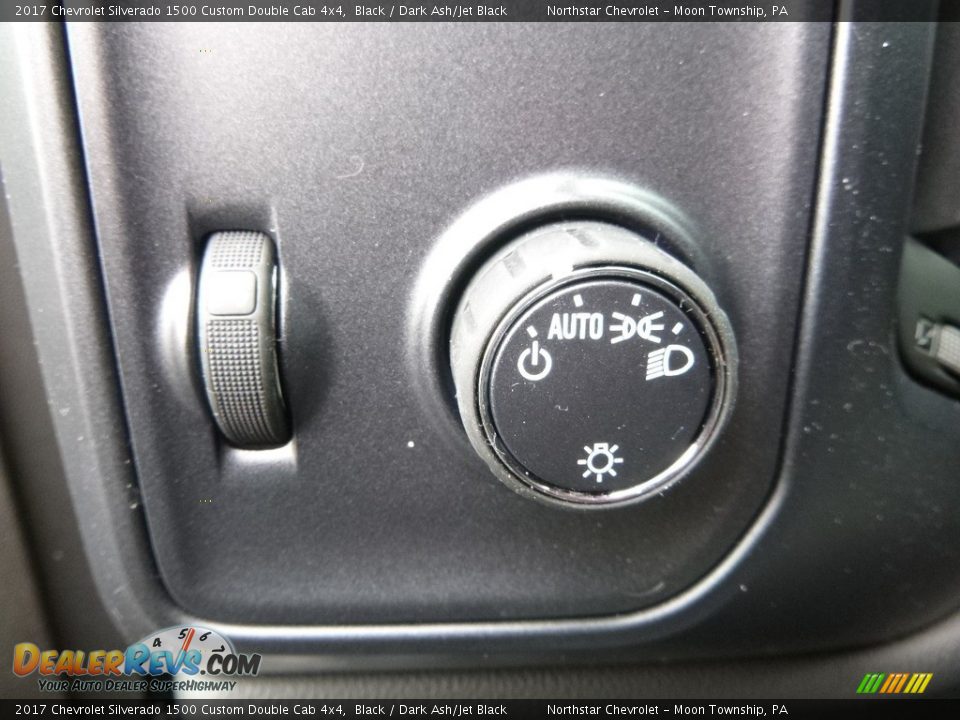 2017 Chevrolet Silverado 1500 Custom Double Cab 4x4 Black / Dark Ash/Jet Black Photo #17