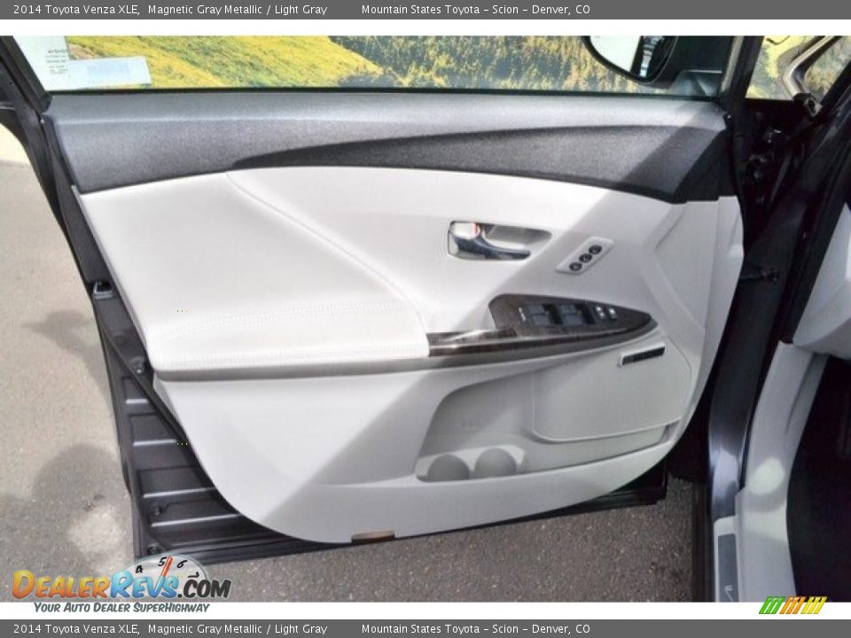 2014 Toyota Venza XLE Magnetic Gray Metallic / Light Gray Photo #26