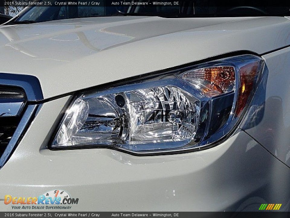 2016 Subaru Forester 2.5i Crystal White Pearl / Gray Photo #8
