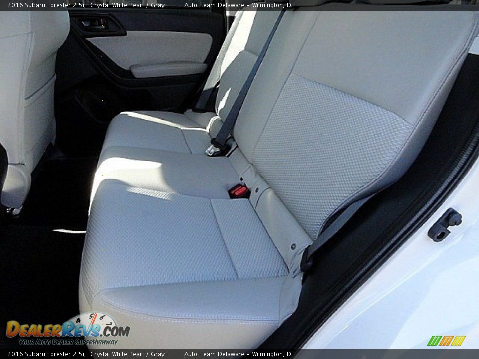 2016 Subaru Forester 2.5i Crystal White Pearl / Gray Photo #9