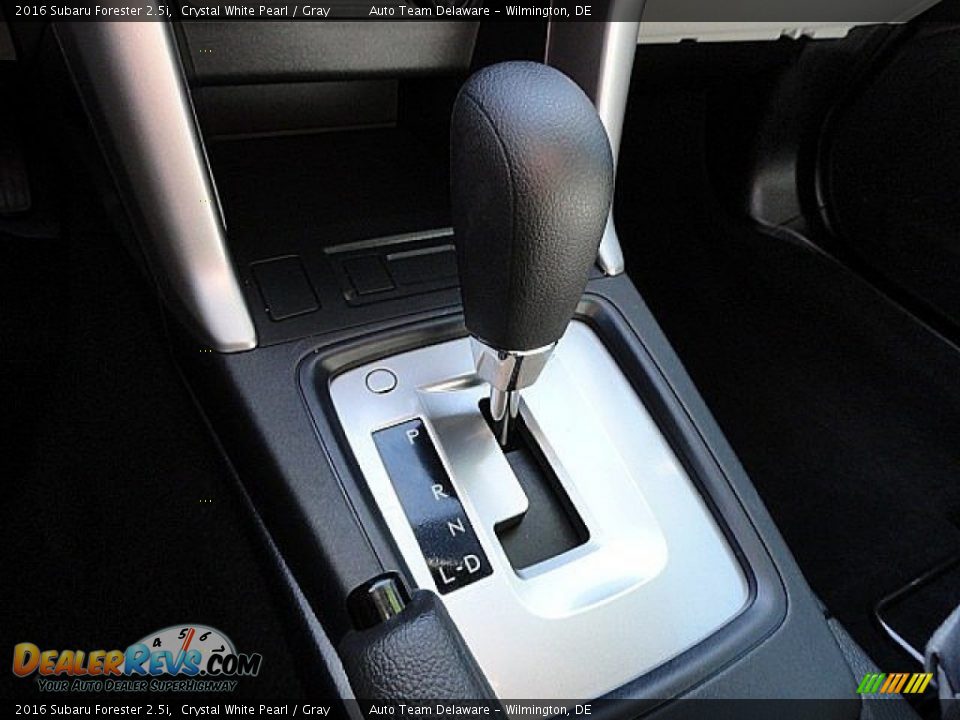 2016 Subaru Forester 2.5i Crystal White Pearl / Gray Photo #17