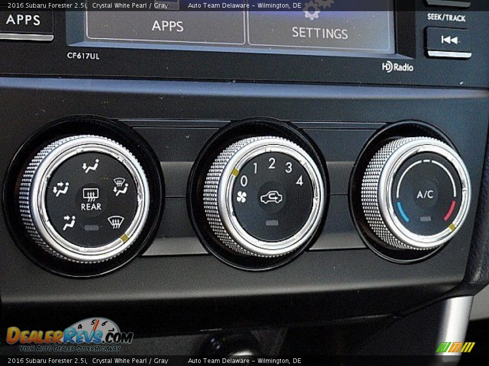 2016 Subaru Forester 2.5i Crystal White Pearl / Gray Photo #19
