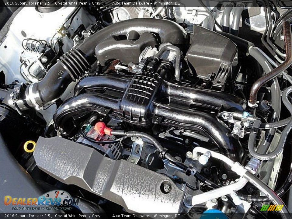 2016 Subaru Forester 2.5i Crystal White Pearl / Gray Photo #27