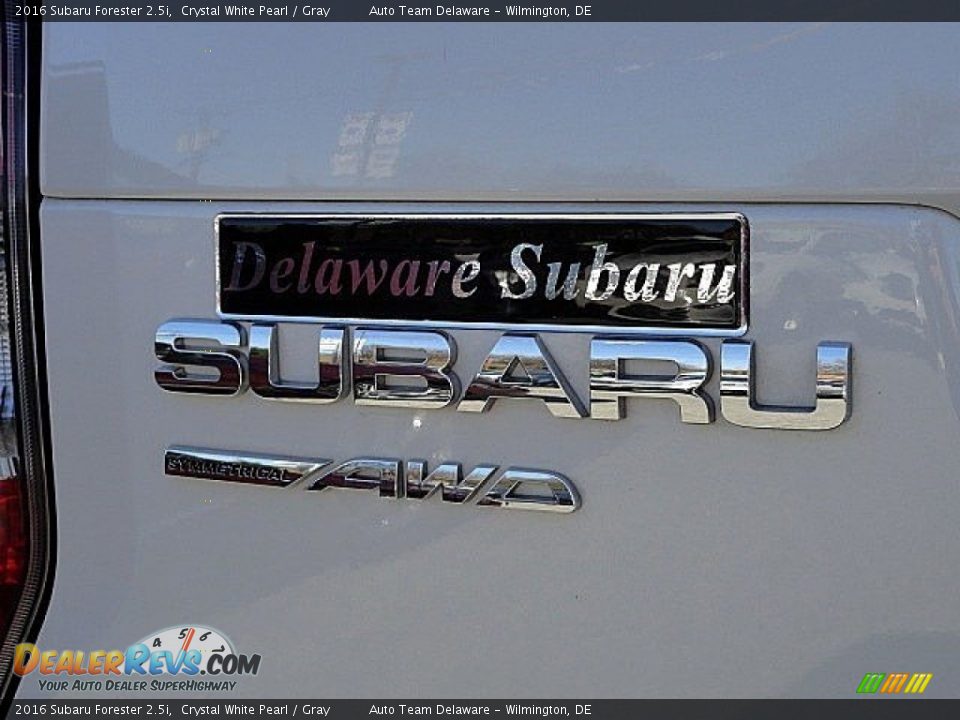 2016 Subaru Forester 2.5i Crystal White Pearl / Gray Photo #30