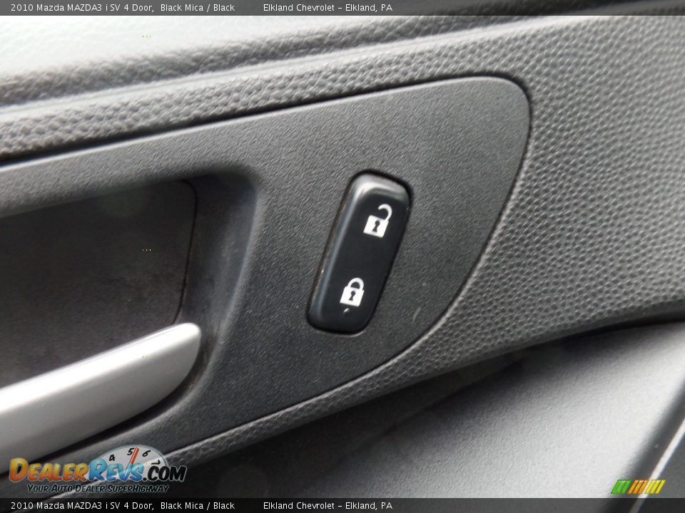 2010 Mazda MAZDA3 i SV 4 Door Black Mica / Black Photo #17