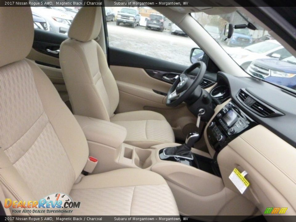 2017 Nissan Rogue S AWD Magnetic Black / Charcoal Photo #4