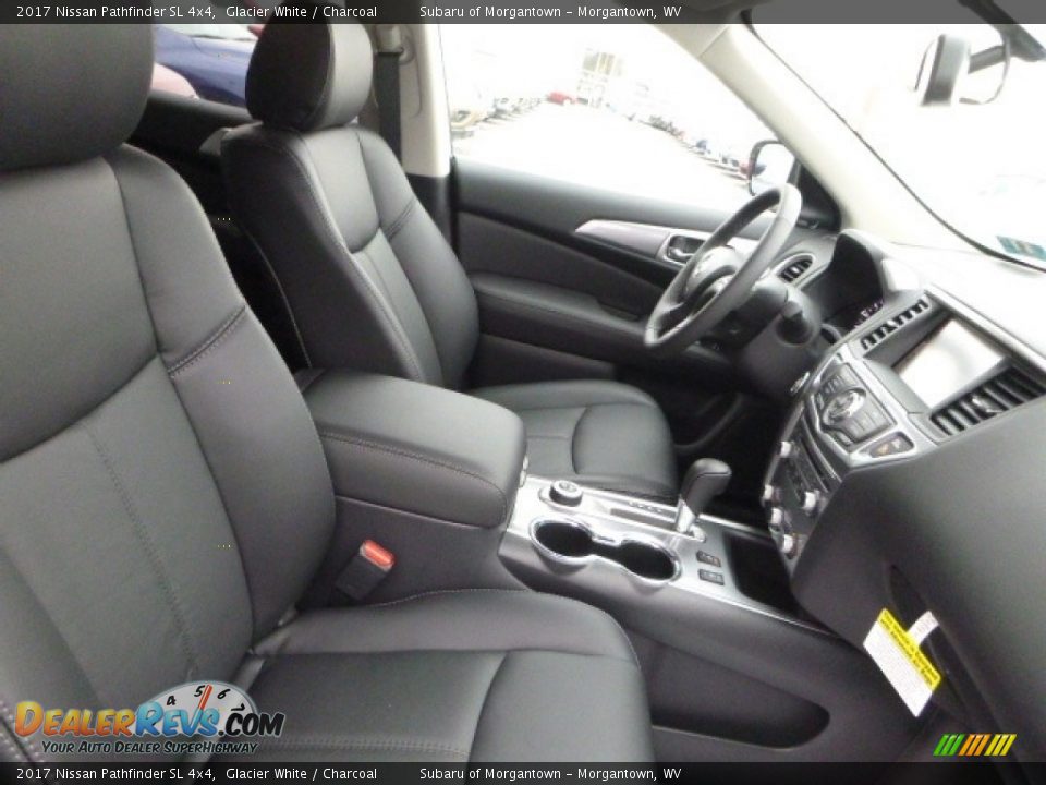 2017 Nissan Pathfinder SL 4x4 Glacier White / Charcoal Photo #3