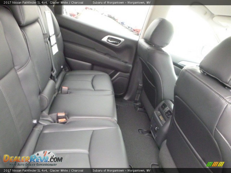 2017 Nissan Pathfinder SL 4x4 Glacier White / Charcoal Photo #6