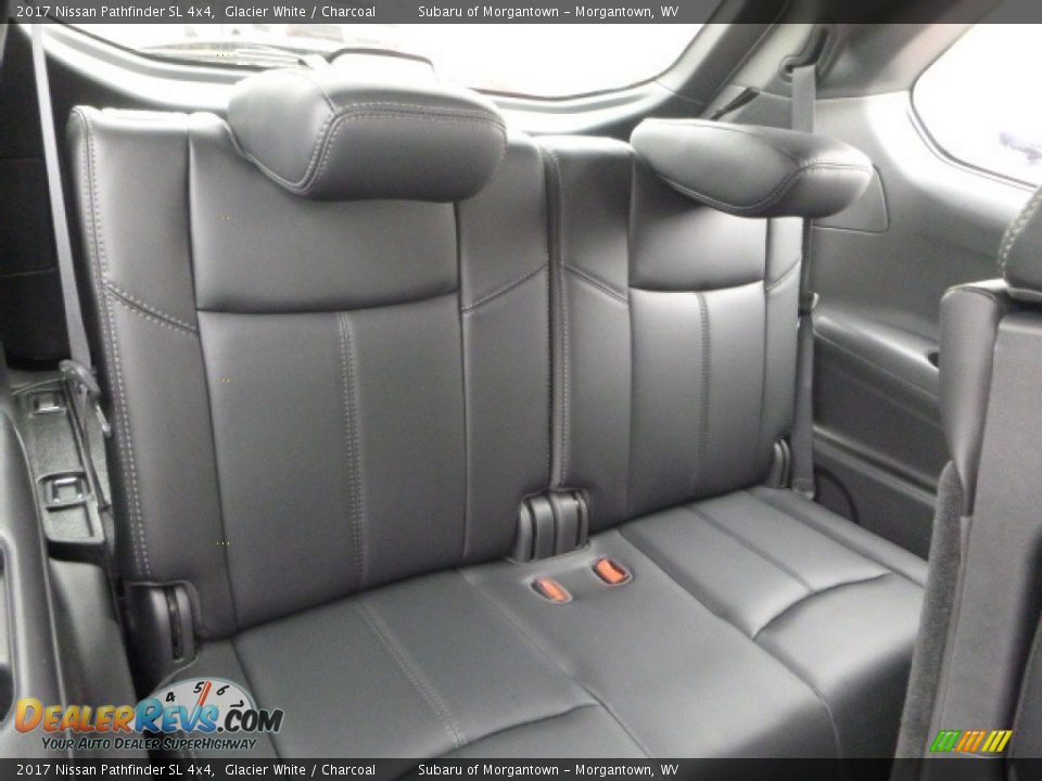 2017 Nissan Pathfinder SL 4x4 Glacier White / Charcoal Photo #7