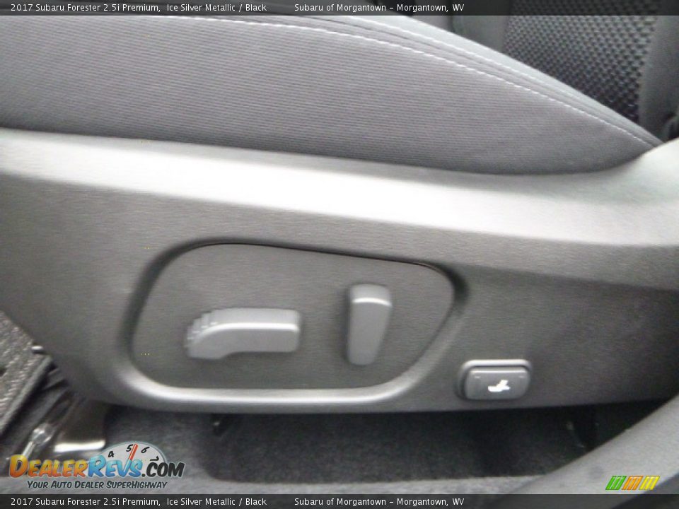 2017 Subaru Forester 2.5i Premium Ice Silver Metallic / Black Photo #16
