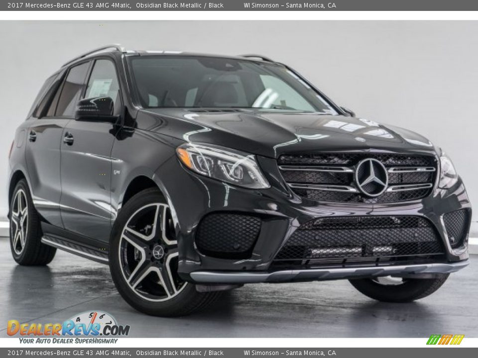 Front 3/4 View of 2017 Mercedes-Benz GLE 43 AMG 4Matic Photo #12