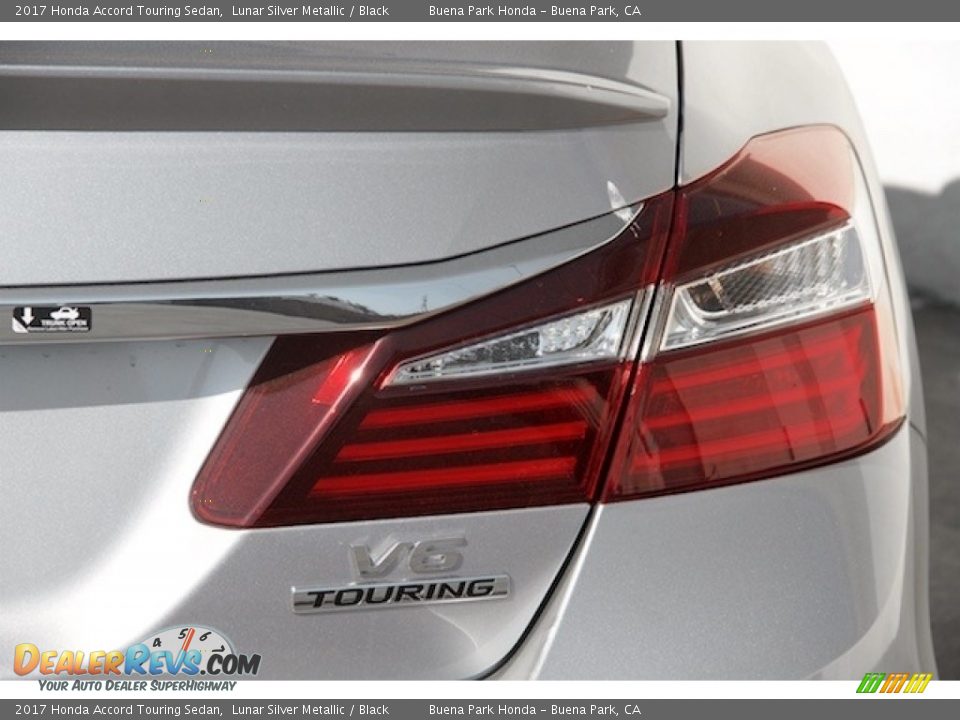 2017 Honda Accord Touring Sedan Lunar Silver Metallic / Black Photo #4