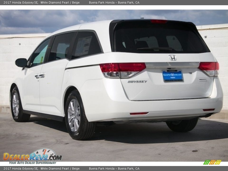 2017 Honda Odyssey SE White Diamond Pearl / Beige Photo #2
