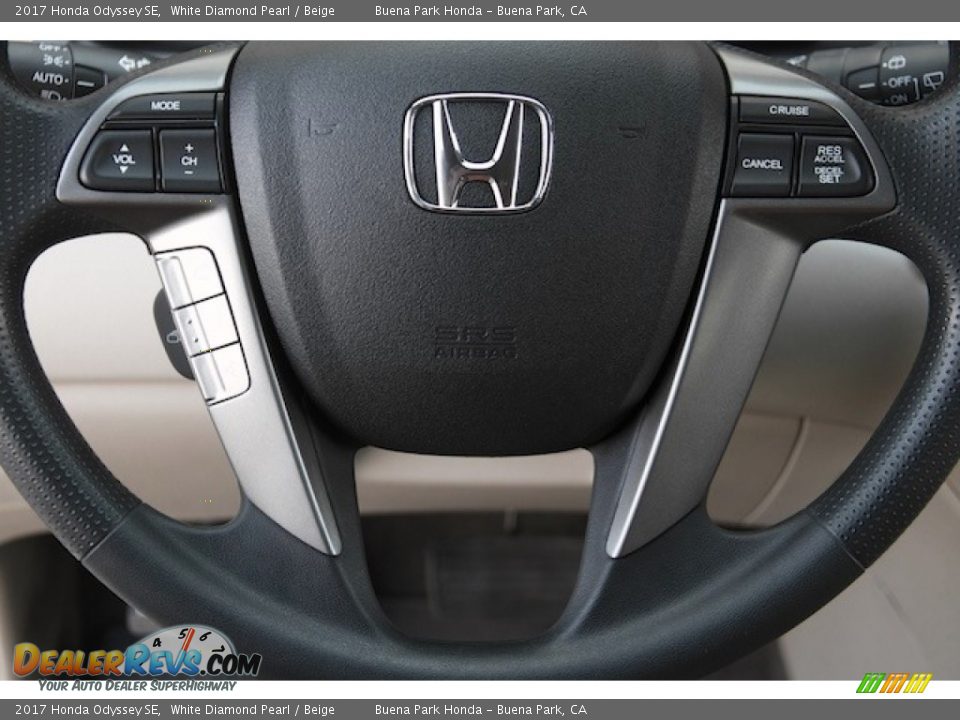 2017 Honda Odyssey SE White Diamond Pearl / Beige Photo #11