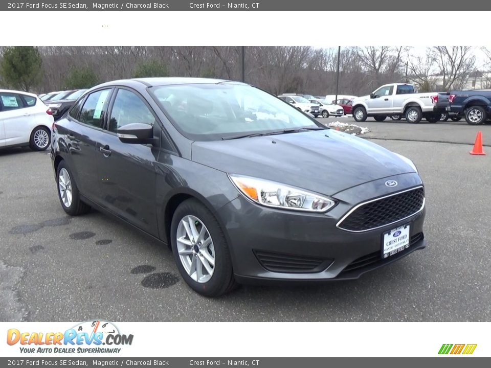 2017 Ford Focus SE Sedan Magnetic / Charcoal Black Photo #1