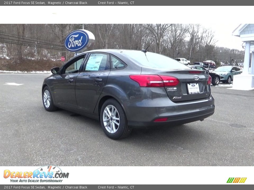 2017 Ford Focus SE Sedan Magnetic / Charcoal Black Photo #5