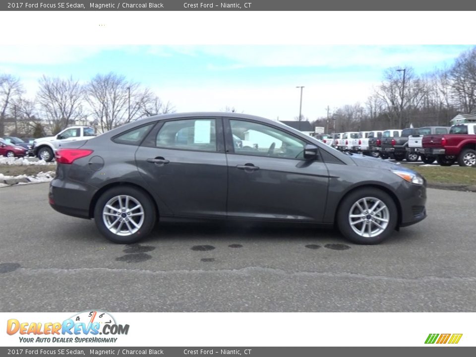 2017 Ford Focus SE Sedan Magnetic / Charcoal Black Photo #8