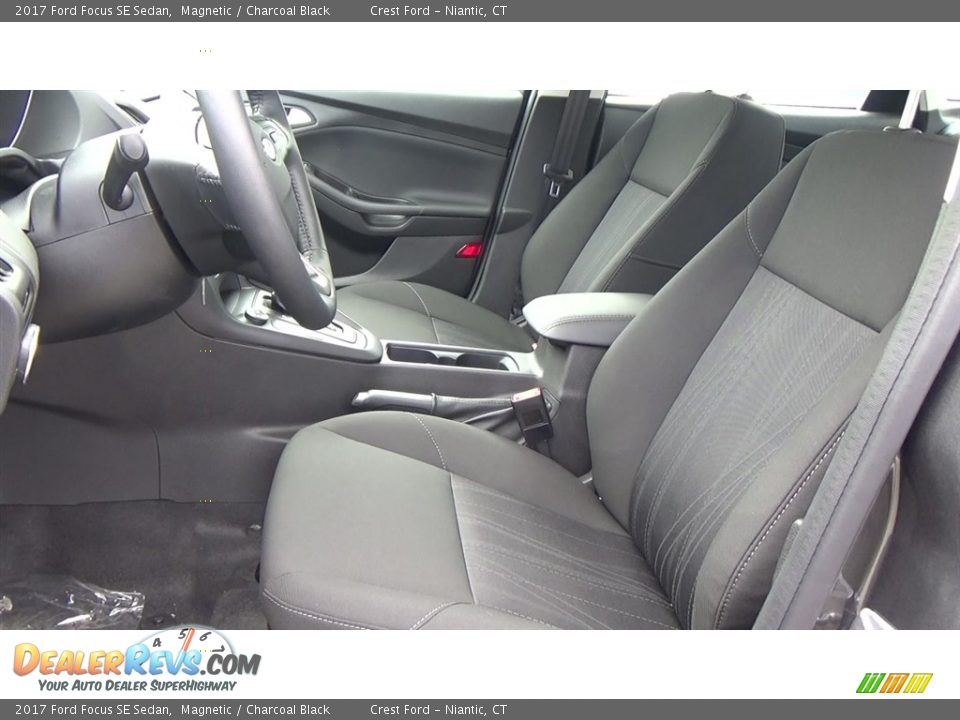 2017 Ford Focus SE Sedan Magnetic / Charcoal Black Photo #12