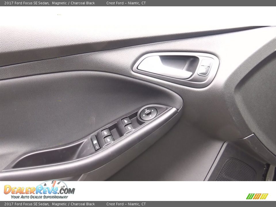 2017 Ford Focus SE Sedan Magnetic / Charcoal Black Photo #13
