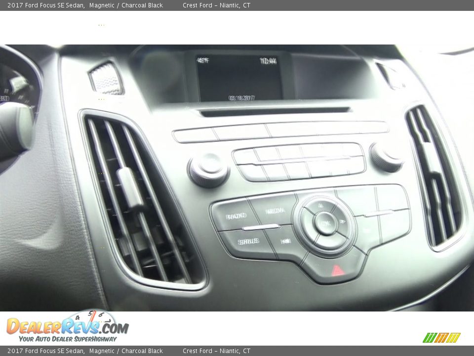2017 Ford Focus SE Sedan Magnetic / Charcoal Black Photo #15