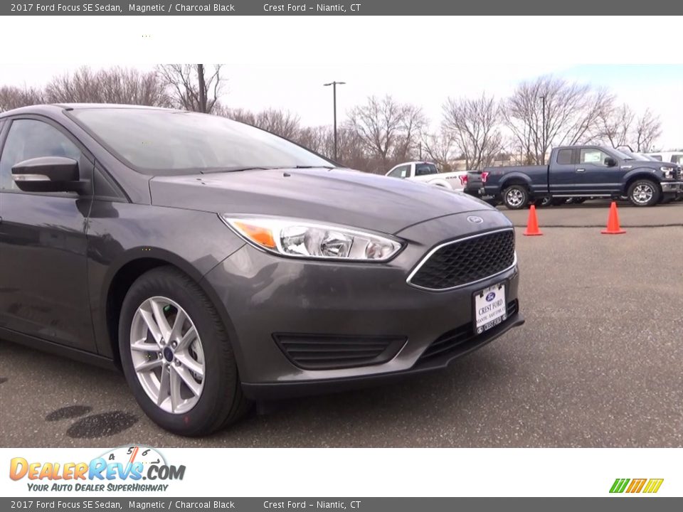 2017 Ford Focus SE Sedan Magnetic / Charcoal Black Photo #26