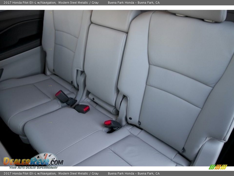 2017 Honda Pilot EX-L w/Navigation Modern Steel Metallic / Gray Photo #16
