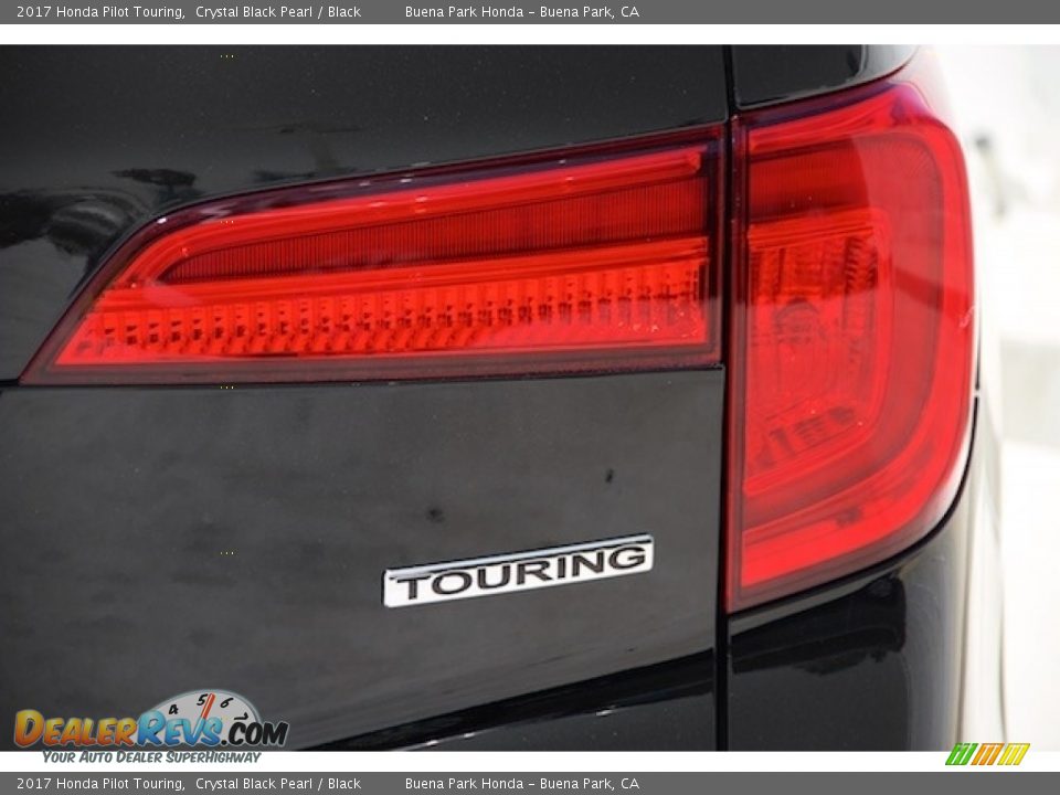 2017 Honda Pilot Touring Crystal Black Pearl / Black Photo #4