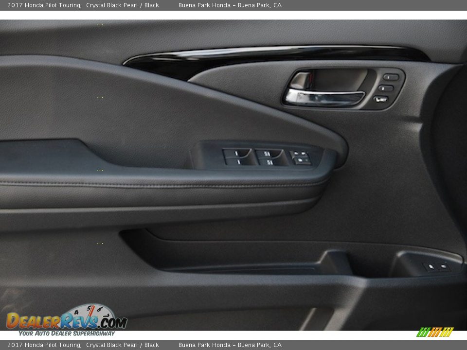 2017 Honda Pilot Touring Crystal Black Pearl / Black Photo #8