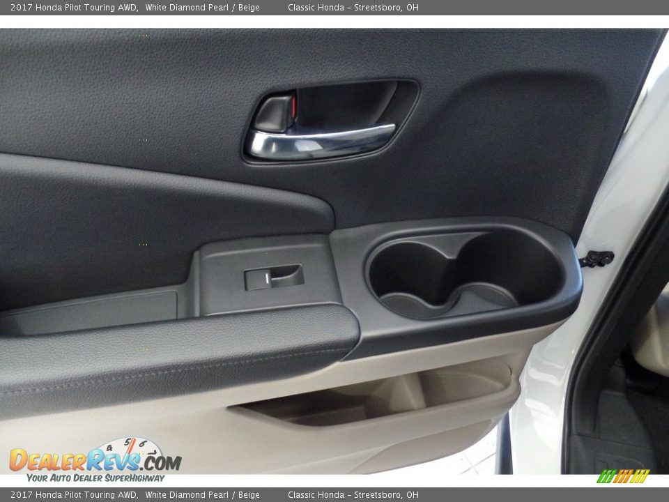2017 Honda Pilot Touring AWD White Diamond Pearl / Beige Photo #10